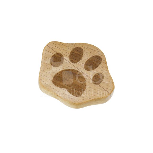 Cat paw shaped wooden USB drive